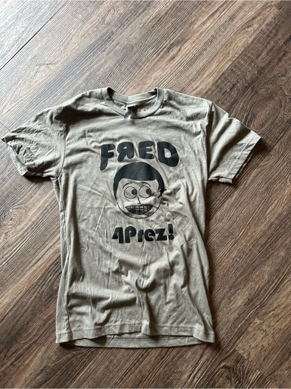 Fred 4 Prez Figglehorn Graphic Tee - Olive Green "Fred" Print XSmall